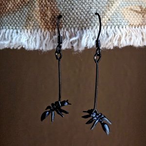 Ant earrings